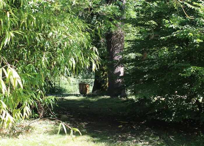 Lili Paradis Bed & Breakfast 4*