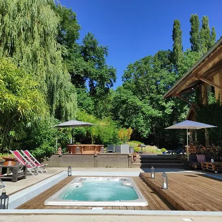Lili Paradis 4* Saint-Savin (Isere)