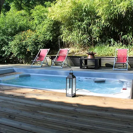 Lili Paradis Bed & Breakfast 4*
