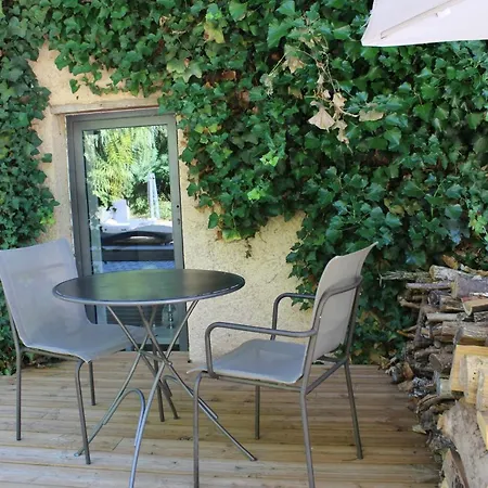 Bed & Breakfast Lili Paradis 4*