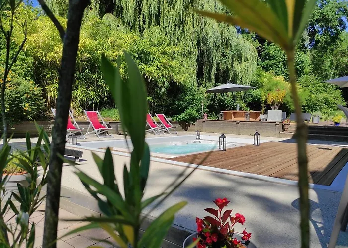Lili Paradis Bed & Breakfast 4*